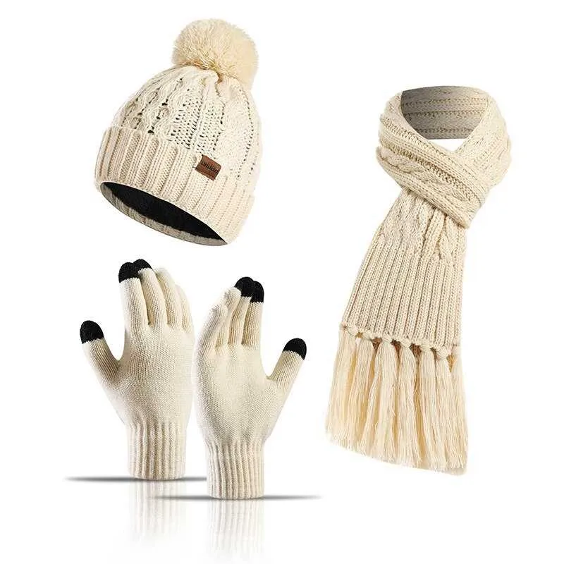 Echarpe, bonnet et gants en laine