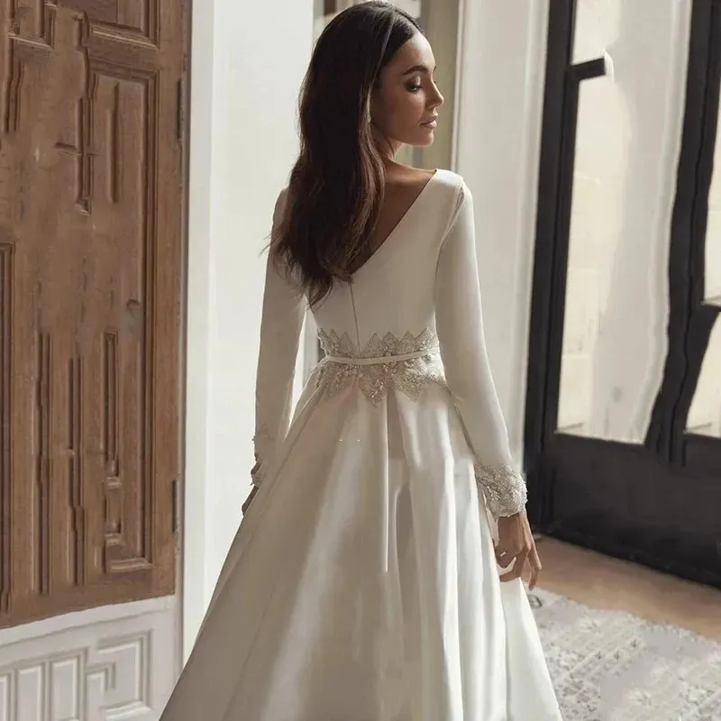 Modeste Satin A Ligne Robes De Mariée Pour La Mariée Bijou Couche Appliquée Châssis Boho Robes Nuptiales Simples Avec Des Manche