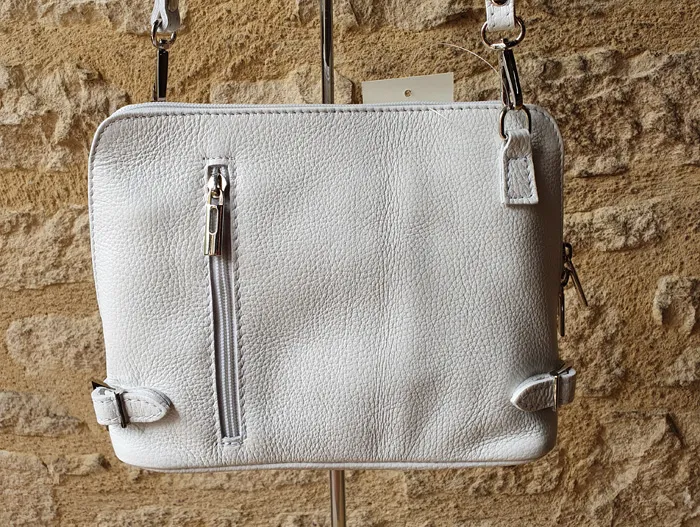 Pochette en cuir grainé blanche