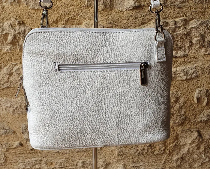 Pochette en cuir grainé blanche