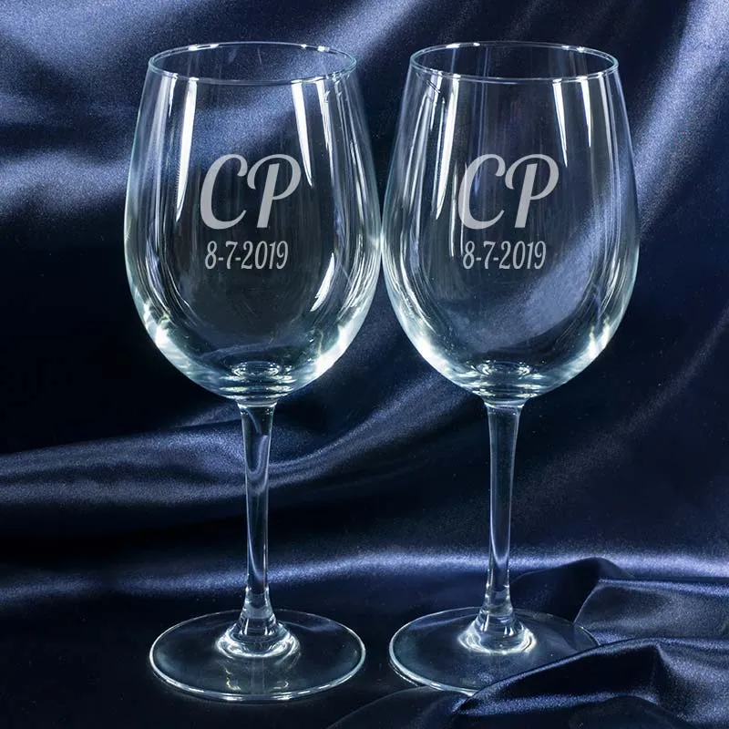 Verres à vin avec initiales gravées